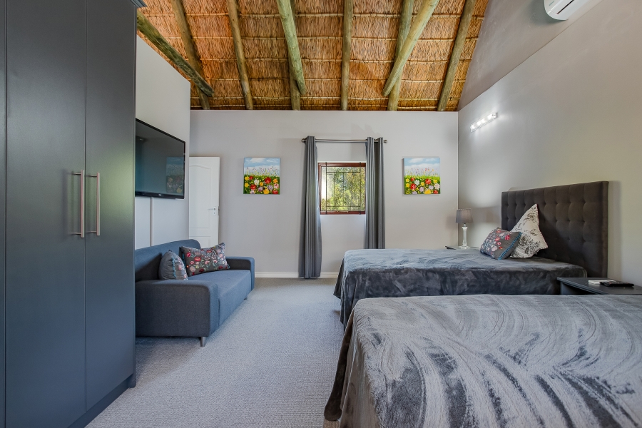 5 Bedroom Property for Sale in Windmeul Western Cape